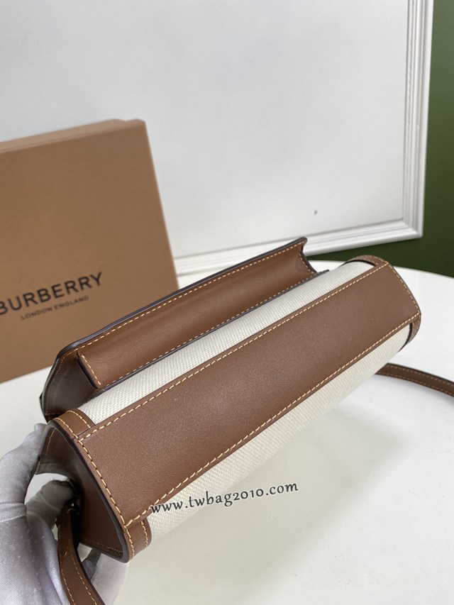 Burberry專門店新款小號撲克包 巴寶莉焦糖咖啡奶油白手提托特包 yxb1108